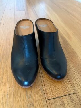 Women’s Black Leather Slip-On Mule - Minimalist Comfort